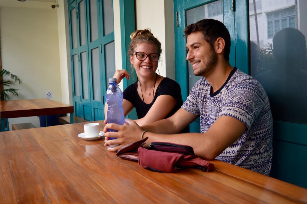 Pickled Tea Hostel Yangon Exterior foto